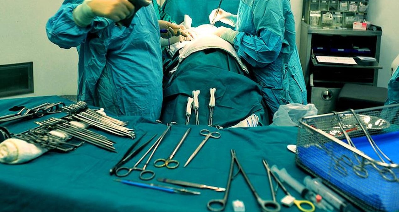 ameliyat sirasinda hastayi birakip iliskiye girdiler hastanede skandal olay aB5SPFDt