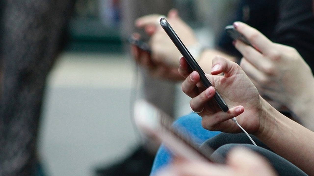 ekran bagimliligi vucudu savunmasiz birakiyor Fh6iOvIH