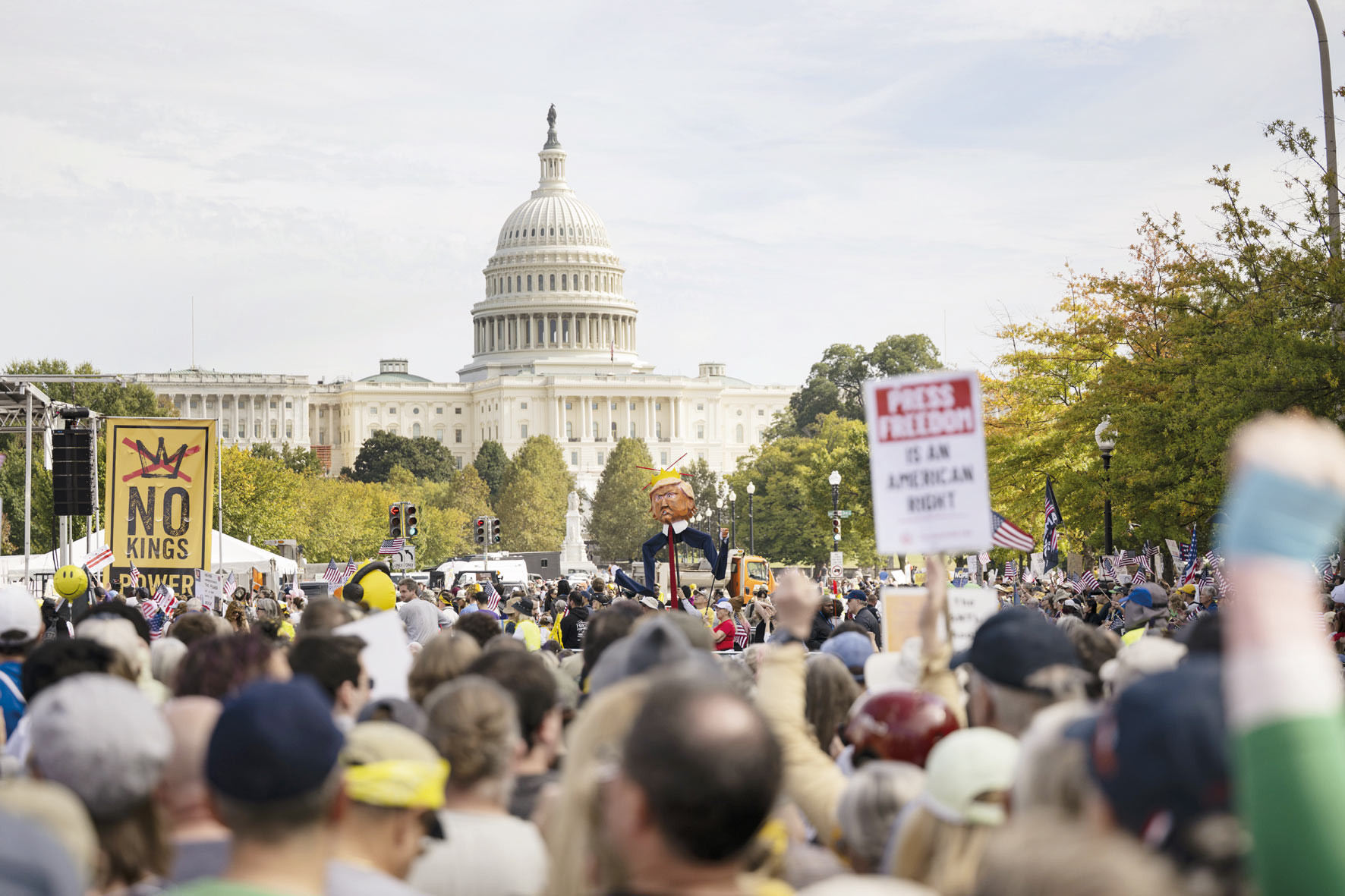 abdde krallara hayir protestosu trump karsitlari sokaga dokuldu vzwwvVVj.jpg