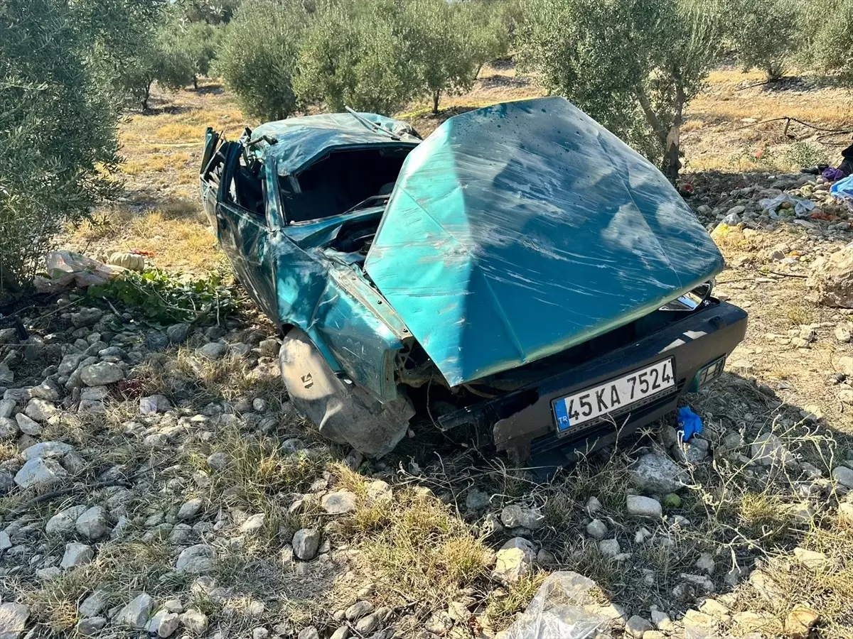 alasehirde trafik kazasi kari koca hayatini kaybetti 9kn6tLxi.jpg