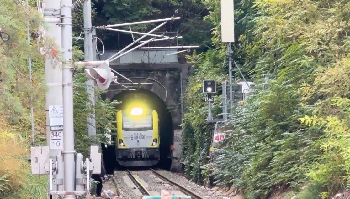 evlerin altindan gecen 114 yillik tren tuneli mahalleyle butunlesti 969Lbk86