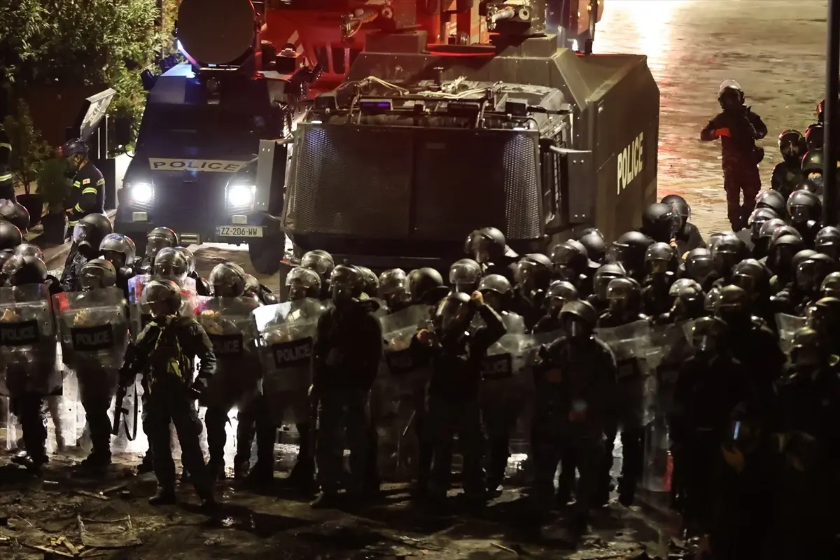 gurcistanda protesto gosterisi 27 yarali LPyvE7fx