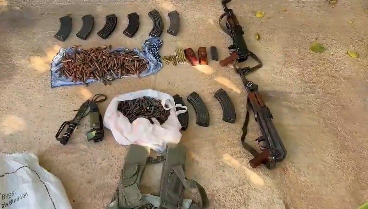 tas ve tezek arasinasilah ve uyusturucu gizlemisler 12 gozalti VH7TMZk9.jpg