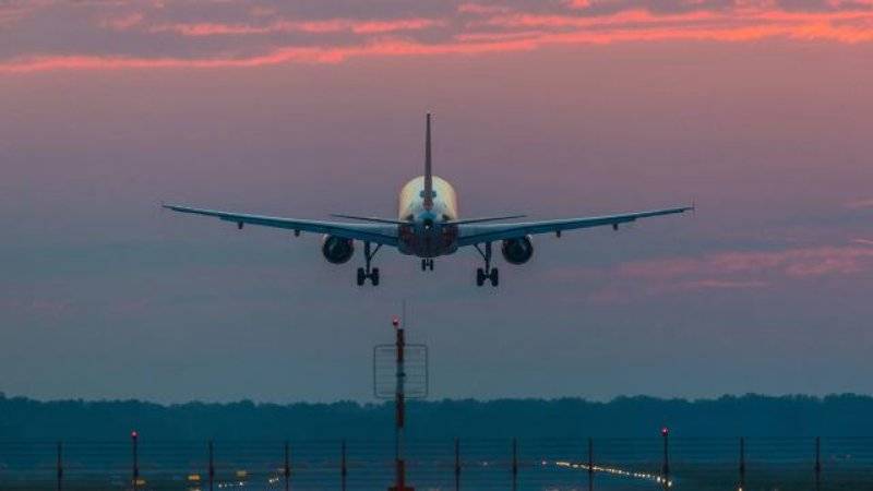 abdde bir yolcu ucagina bomba ihbari yapildi ucuslar durduruldu Zem2DFsN.jpg