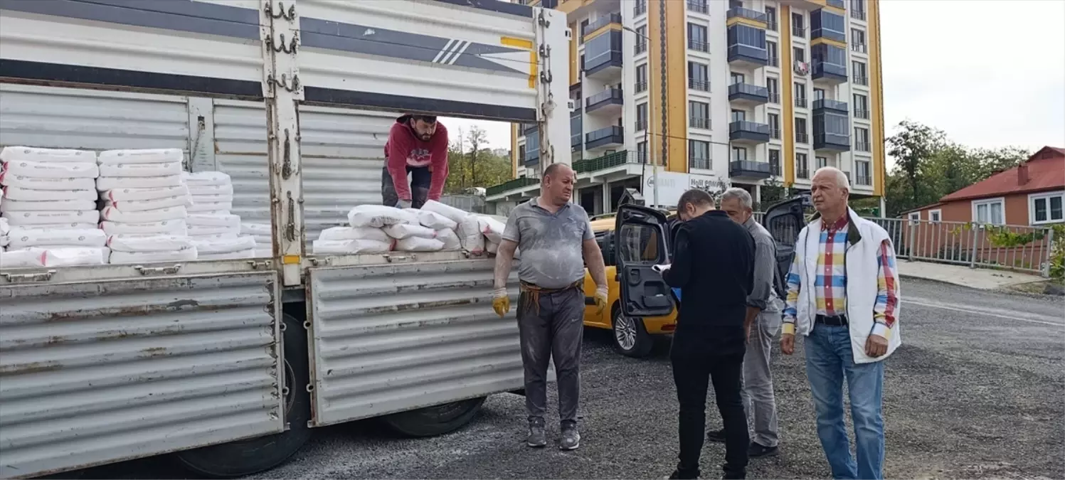 eynesilde ciftcilere tarim kireci dagitildi reuPR3dx.jpg