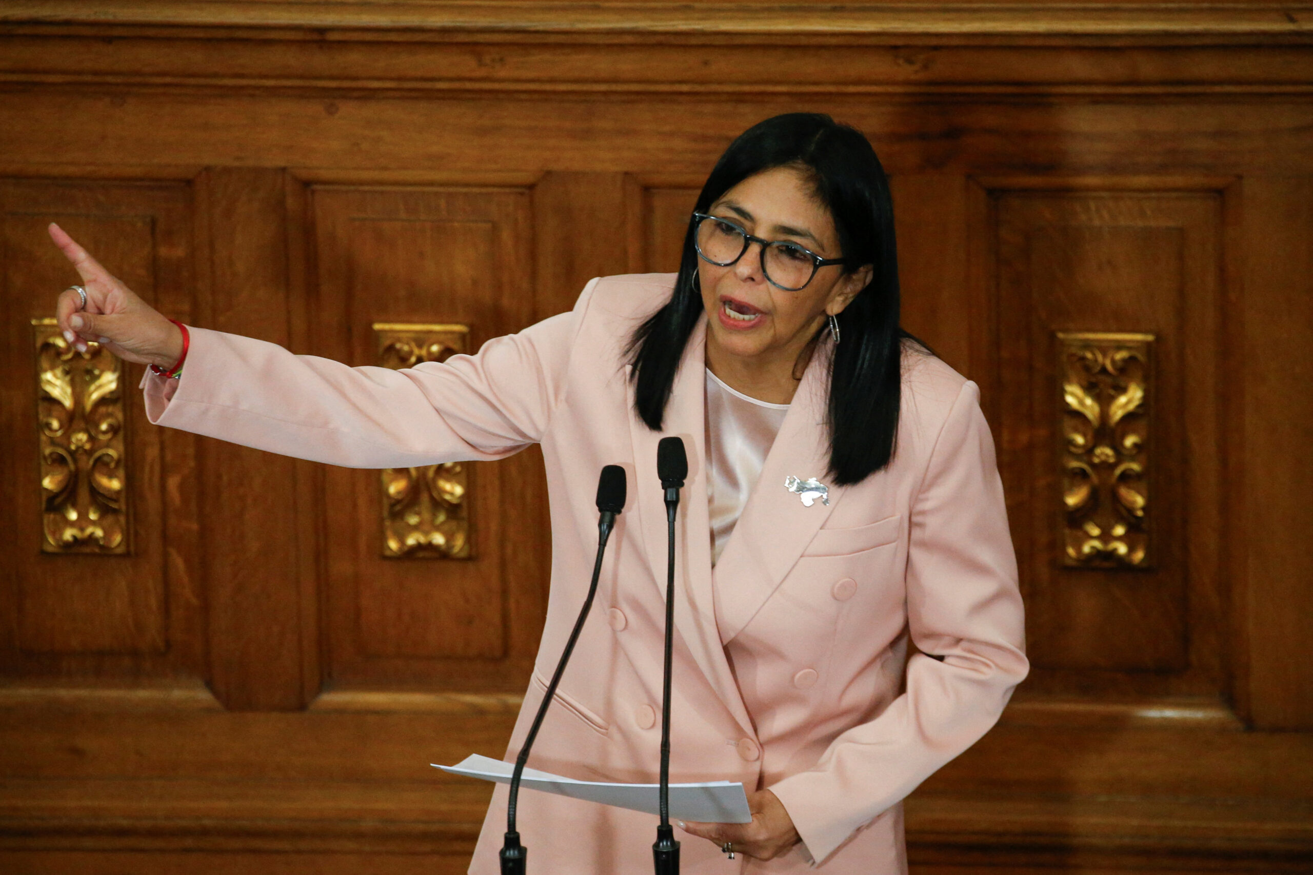 Venezuela’nın yeni lideri Delcy Rodríguez yemin etti