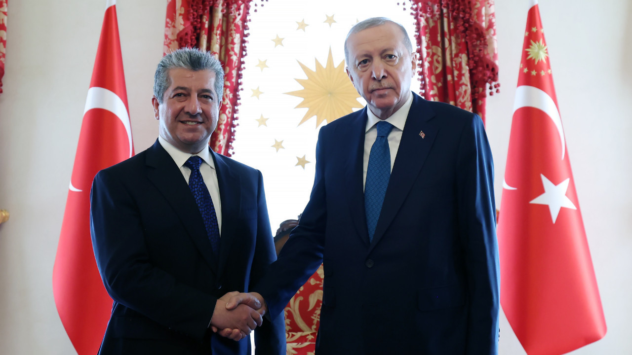 erdogan-ile-mesrur-barzani-bir-araya-geldi-terorsuz-turkiye-mesaji-dikkat-cekti-jTYkZwKW
