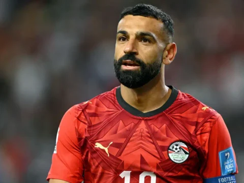 Besiktasli taraftarlardan mohamed salah tezahurati 1ZxWsP6a