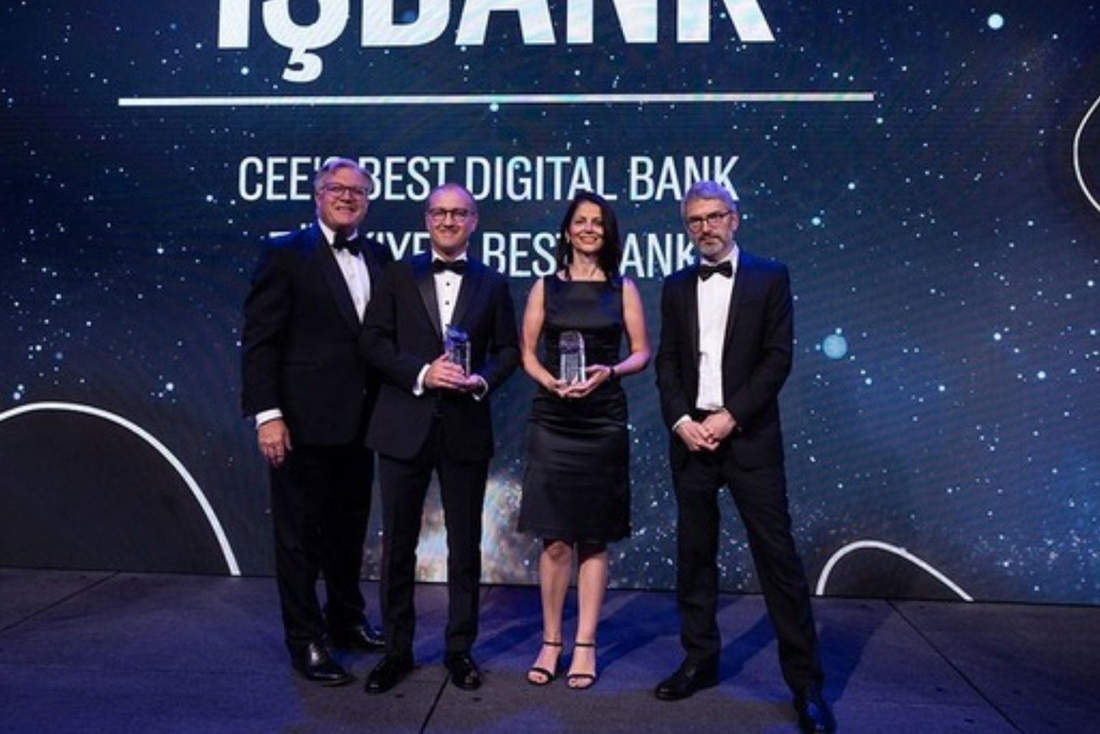 Is bankasina orta ve dogu avrupanin en iyi dijital bankasi odulu 4DyzKYU6