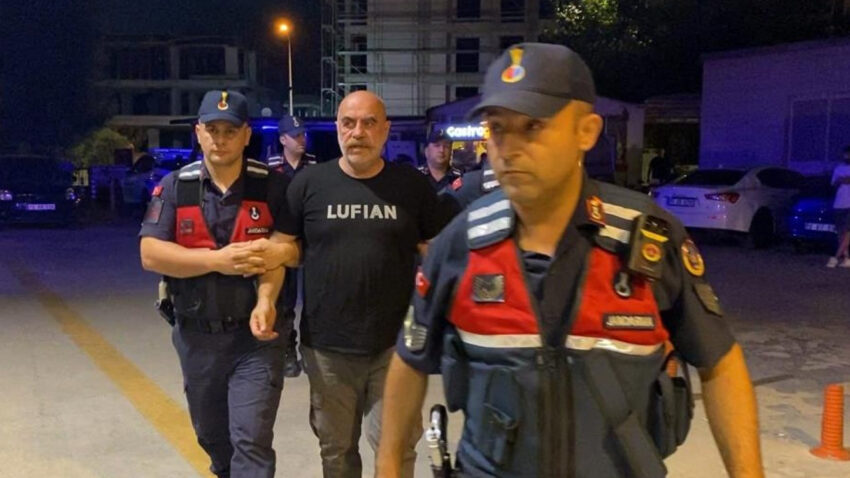 Yonetmen ezel akay serbest birakildi kardesi tutuklandi dYmhWVlp
